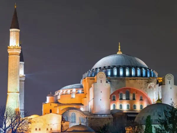 5-Day Istanbul, Cappadocia & Pamukkale Tour – History, Landscapes & Natural Wonders – P12