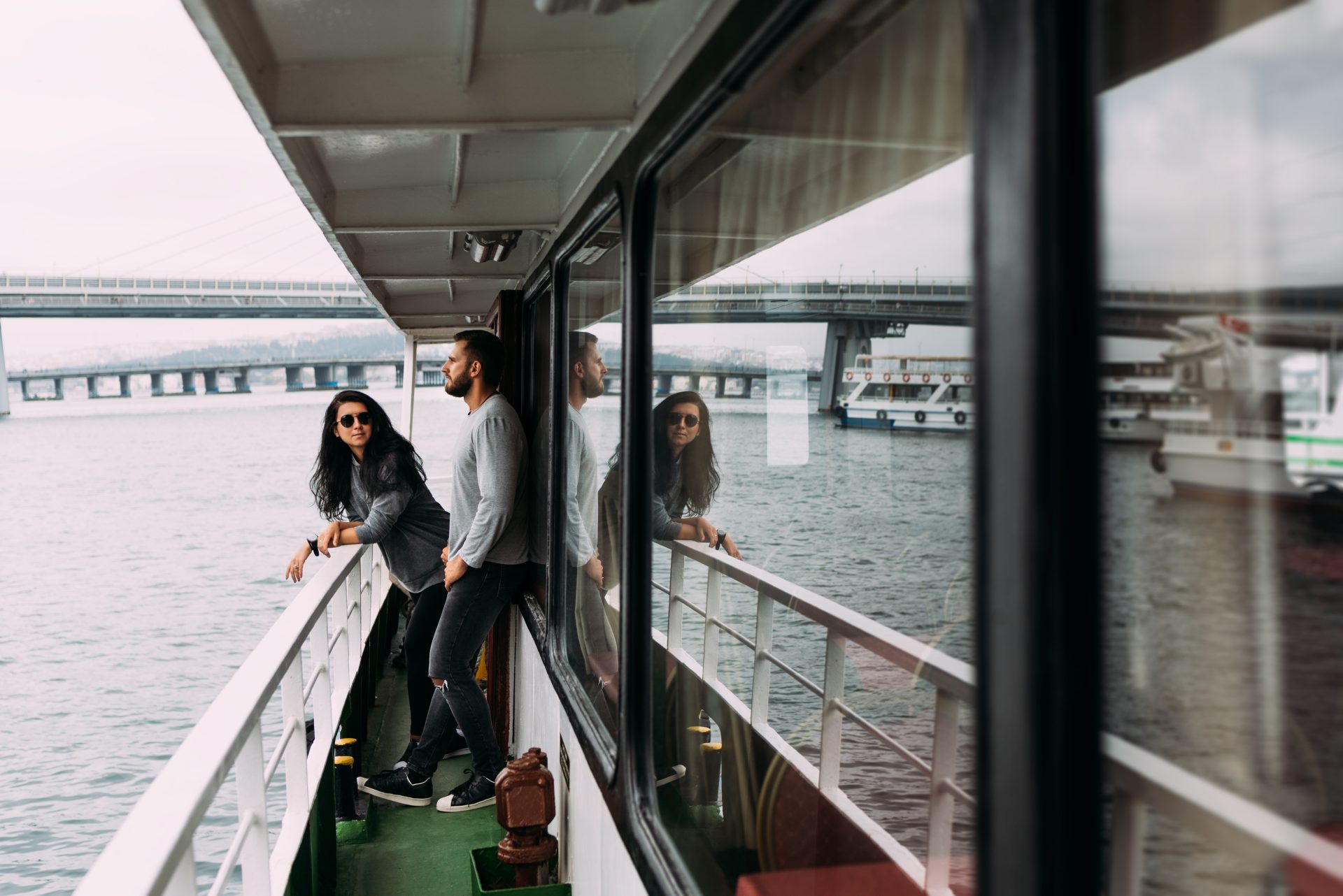 guy and girl on board a cruise boat man and woman 2022 01 19 00 16 34 utc