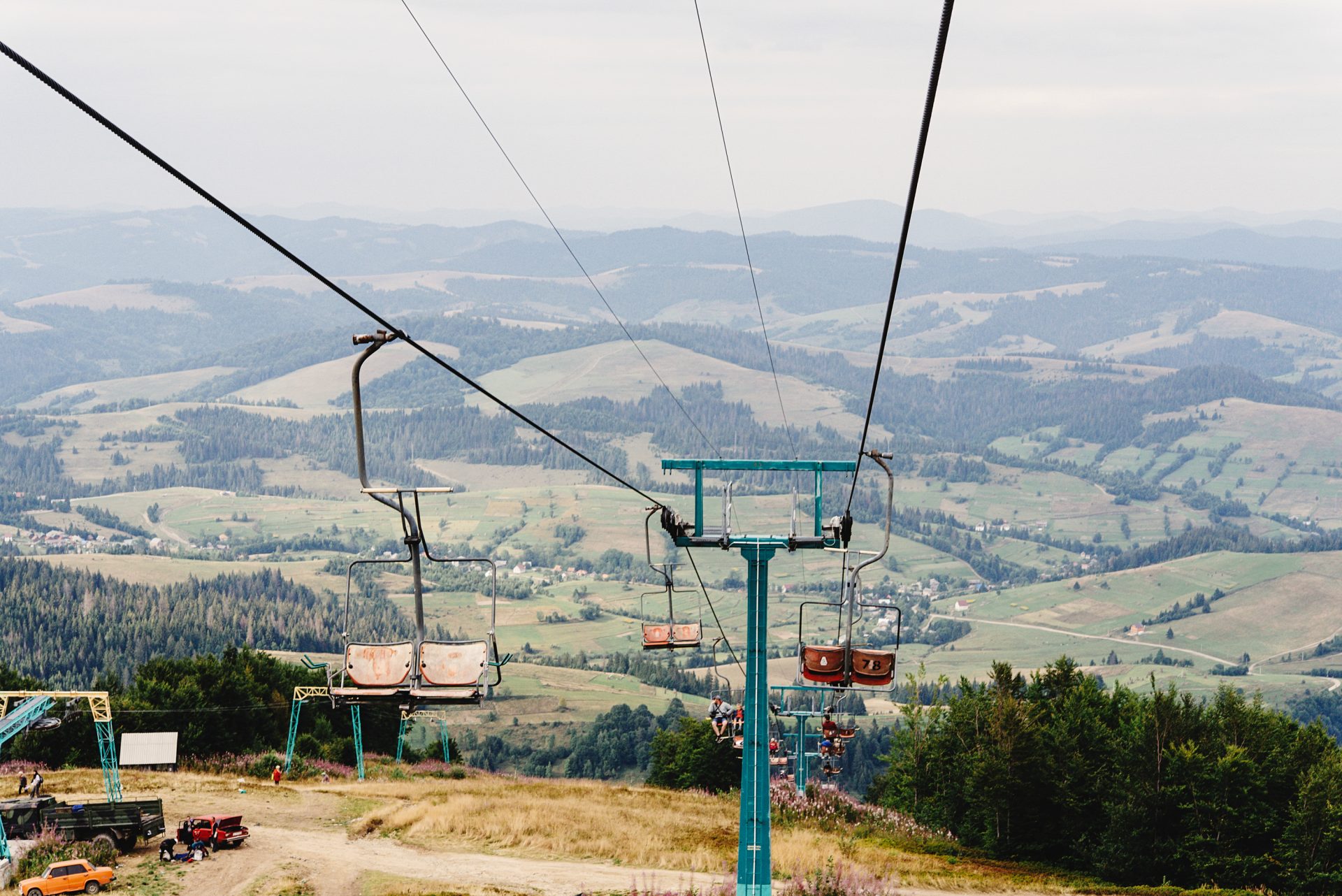 old lift hoist at top of mountains with amazing vi 2021 08 29 13 26 22 utc