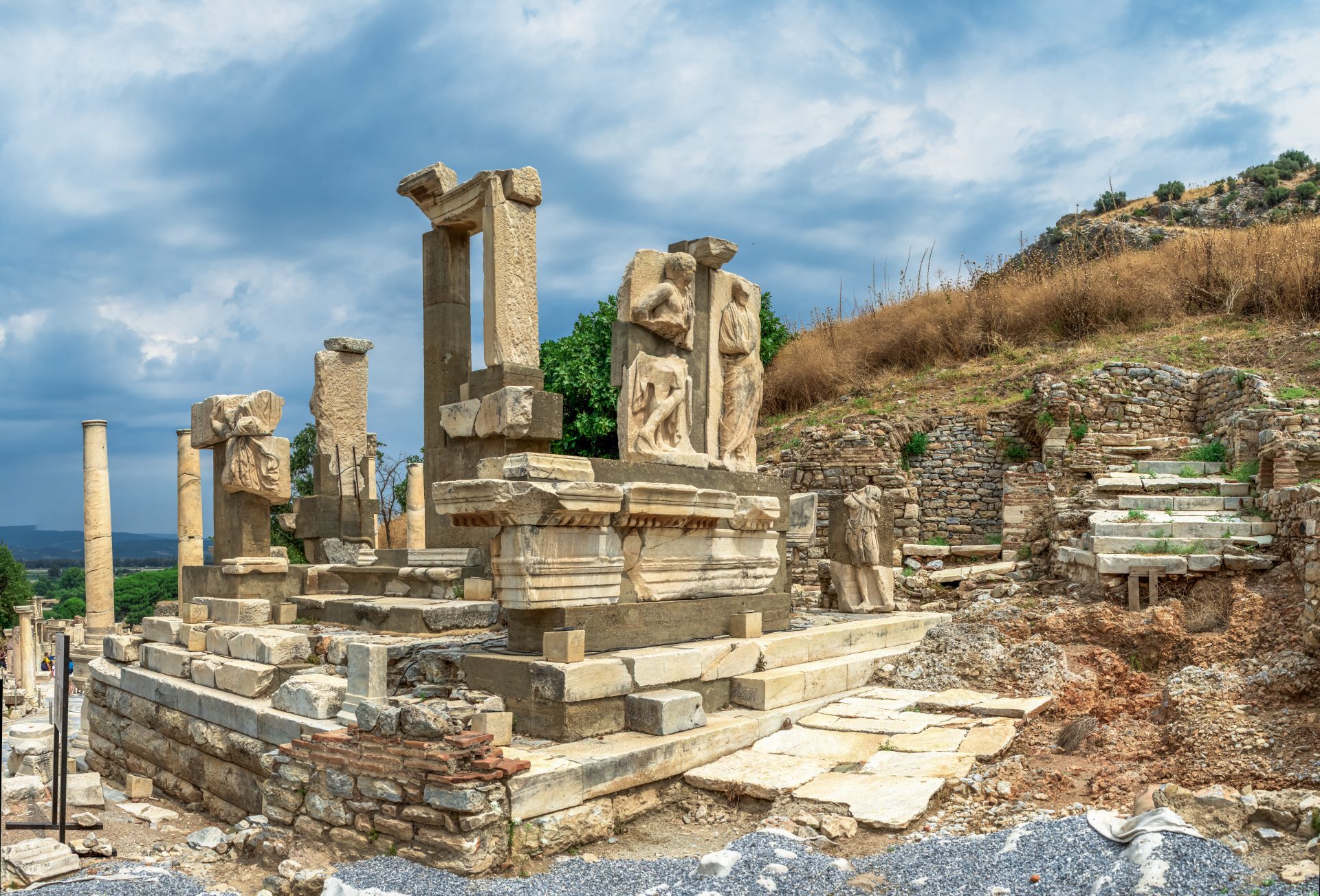 polyphemus statues in the ancient ephesus turkey 2022 11 09 06 51 41 utc