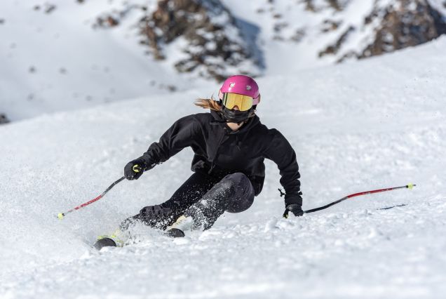 young blonde woman skiing on a sunny day 2023 03 07 22 54 33 utc